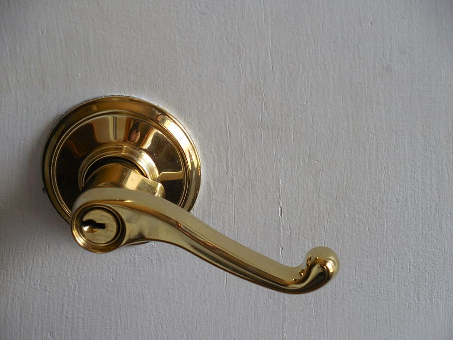 gold-colored door lever, handle, metal, lock, entrance, home HD wallpaper