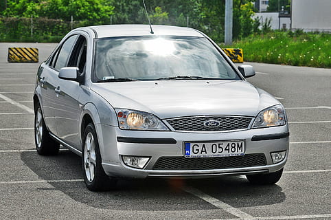 File:Silver Ford Mondeo MK3.jpg - Wikimedia Commons