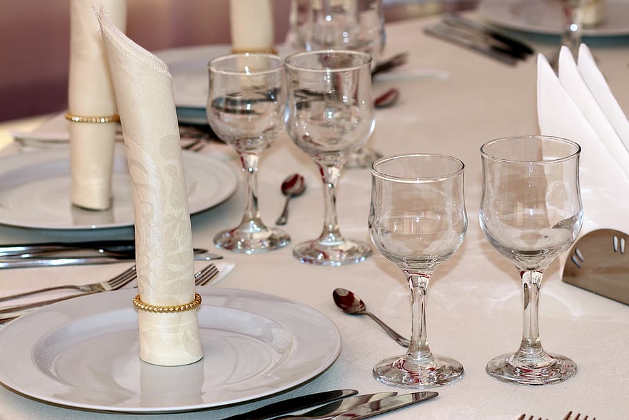 wine glasses on table, event, plates, cutlery, decoration, wineglass HD wallpaper