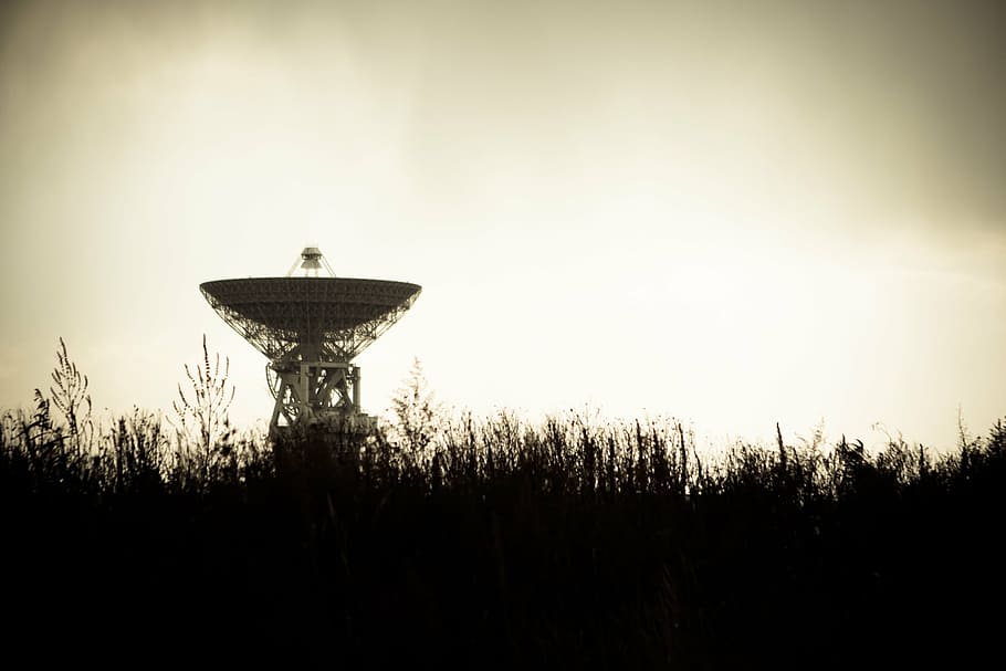 photo of satellite tower, radio telescope, astronomy, radio antenna
