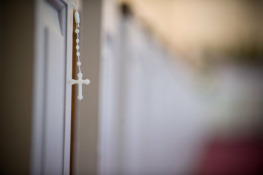 selective focus photography of white rosary, beads, cross, faith, HD wallpaper