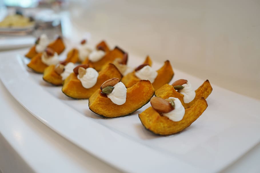 pastry on white ceramic tray, sweet pumpkin, food, restaurant, HD wallpaper