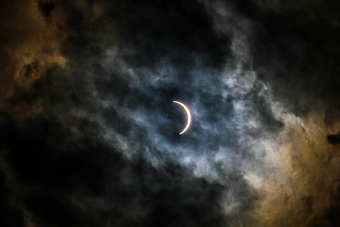 crescent moon covered with clouds, photography crescent moon HD wallpaper