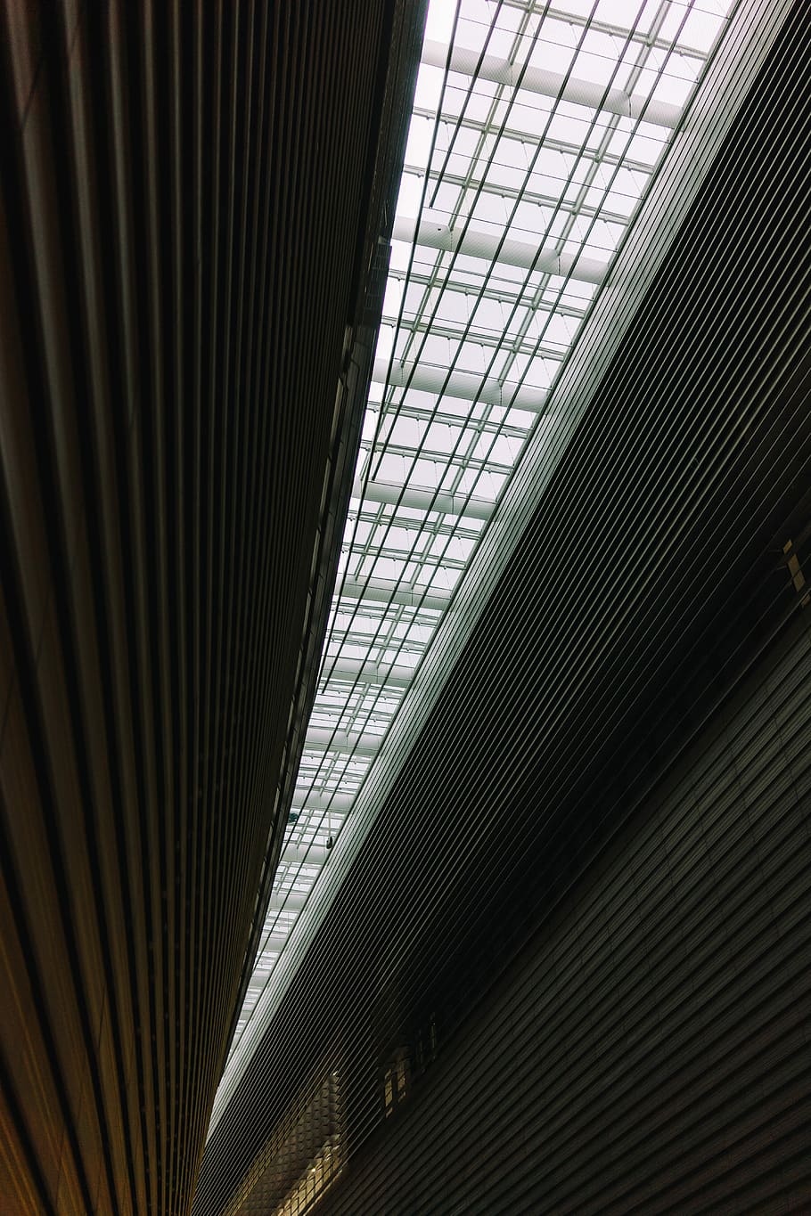 gray concrete structure, ceiling vent, building, architecture HD wallpaper