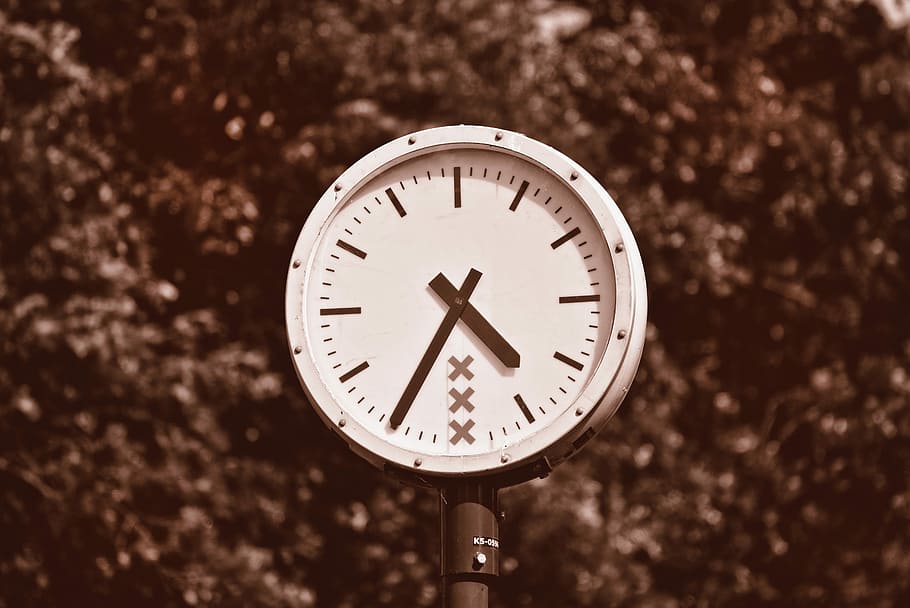clock post at 4: 35, street clock, time, hour, round clock HD wallpaper