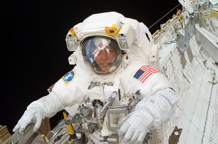 astronaut on satellite, Spacewalk, Iss, Tools, Suit, pack, tether