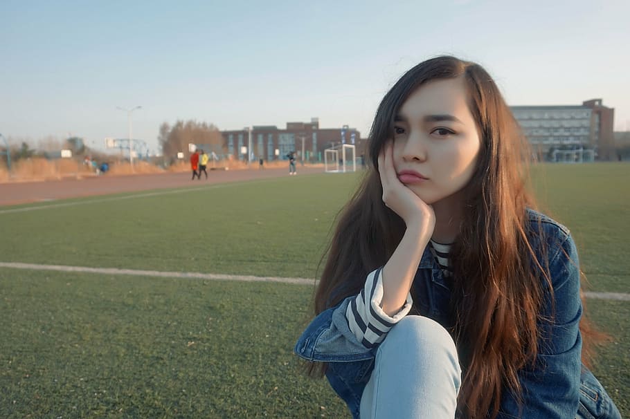 woman, campus, spring, student, young, portrait, sad, sports court HD wallpaper