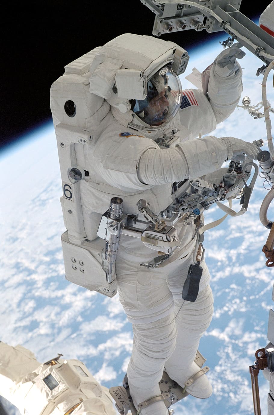 astronaut, spacewalk, spacecraft, tools, suit, pack, tether, HD wallpaper