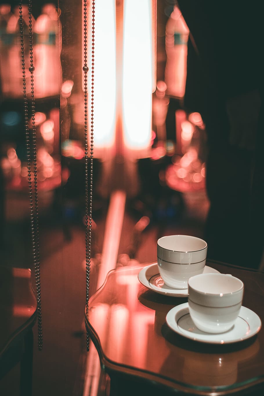 dark, glass, table, blur, close-up, cups, focus, illuminated HD wallpaper