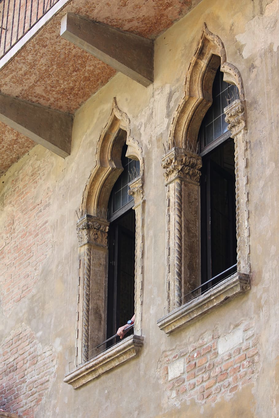 window, old building, architecture, old wall, built structure HD wallpaper