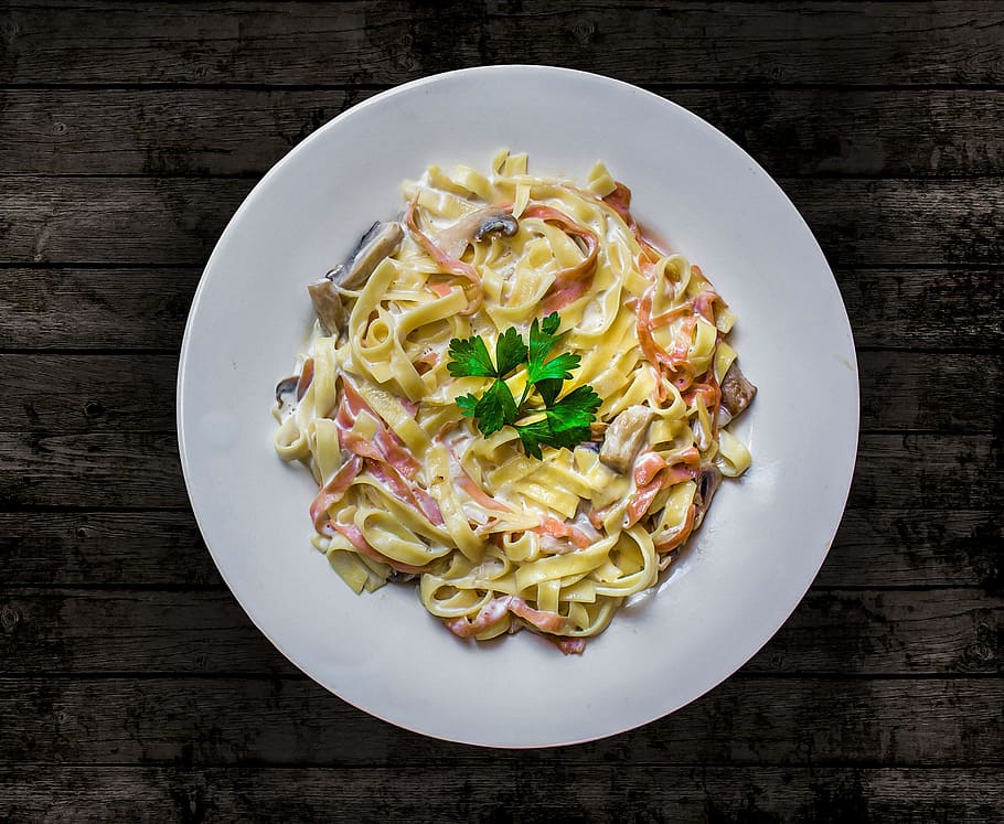 pasta on round plate on brown wooden table, Carbonara, white, HD wallpaper