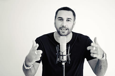 man standing in front of the microphone, Music, performing HD wallpaper