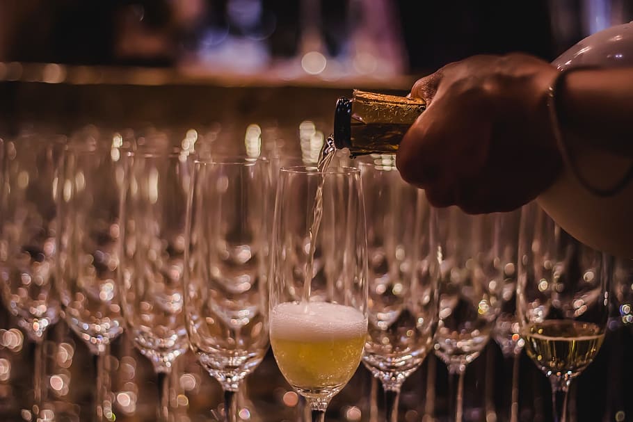 Bubbles, Sparkling Wine, celebrate, alcohol, food and drink HD wallpaper