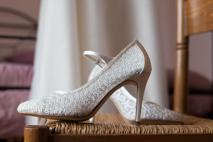 pair of women's white pumps, shoe, bride, wedding, lace, woman HD wallpaper
