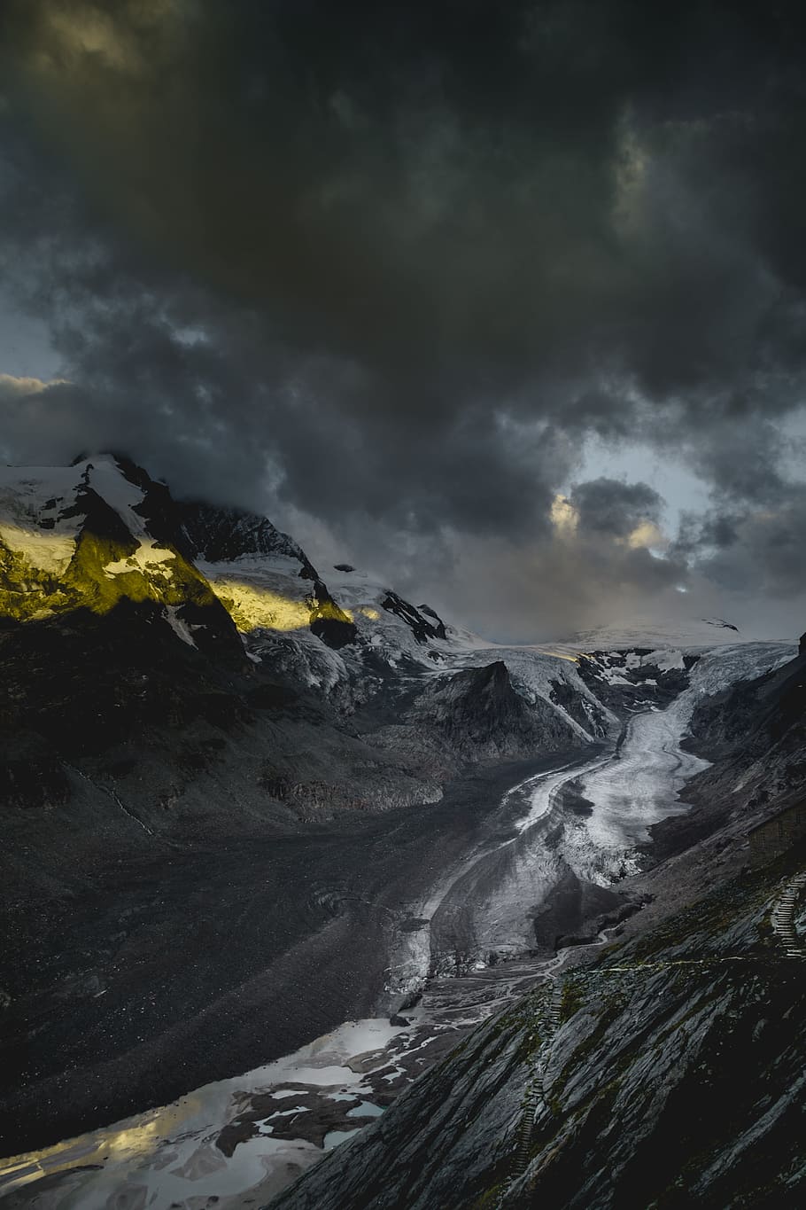 aerial view photography of snow covered mountain, snow covered mountains under grey cloudy sky HD wallpaper