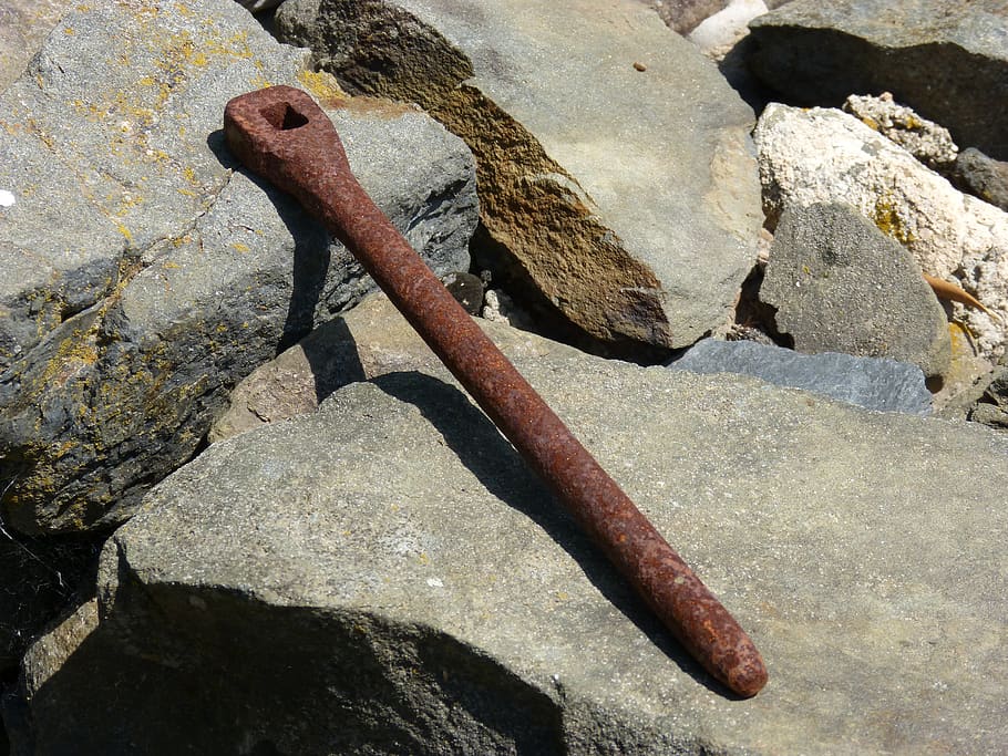 tool, rusty, key, iron, stone, high angle view, metal, day HD wallpaper
