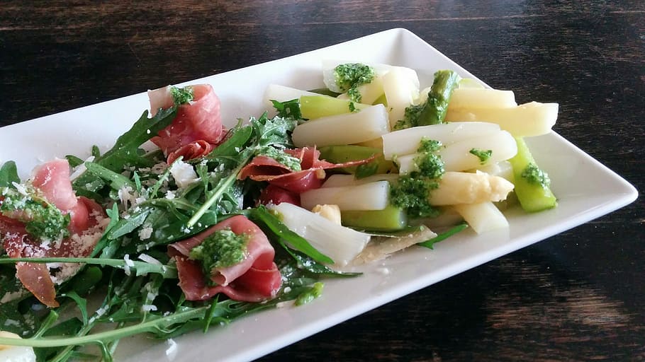 plate of vegetable salad, Asparagus, Salad, Rocket, Serrano, Ham HD wallpaper