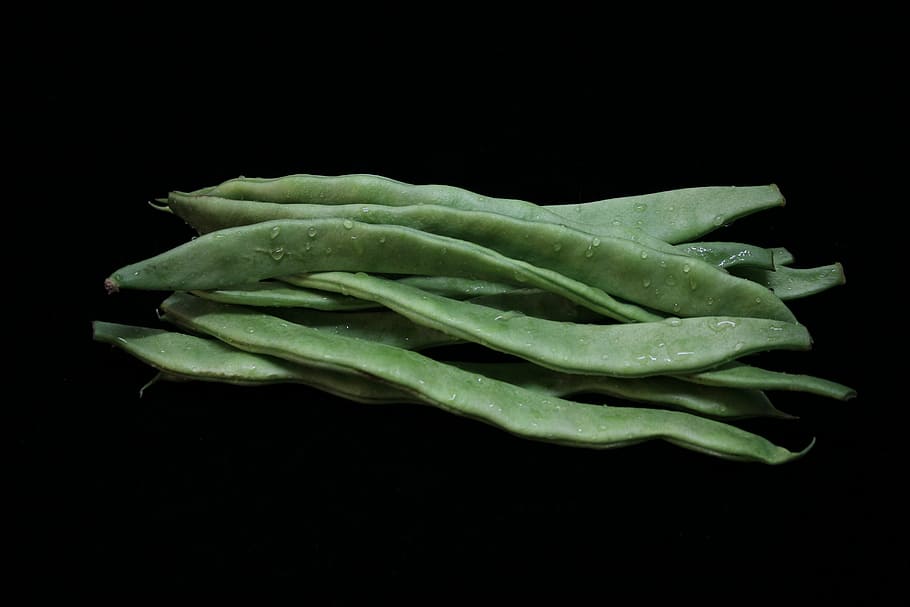 beans, green beans, vegetable, black background, studio shot HD wallpaper