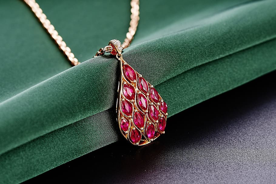 tourmaline gold necklace, jewelry, ruby, pendant, leaf, green color HD wallpaper