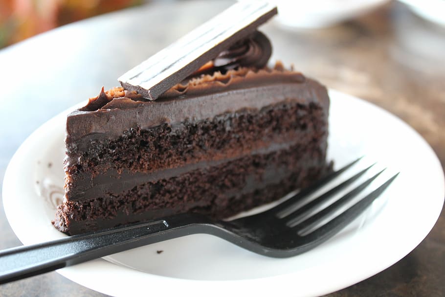 chocolate cake on round white plate, rich, brown, sweet, dessert HD wallpaper