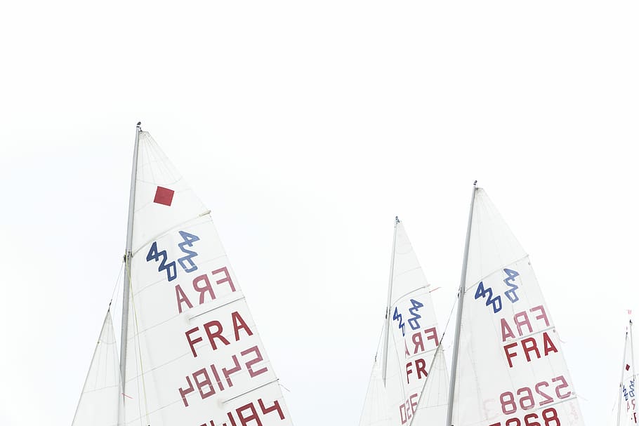 white and red sailboat sails, white-and-red sails, mast, wind HD wallpaper