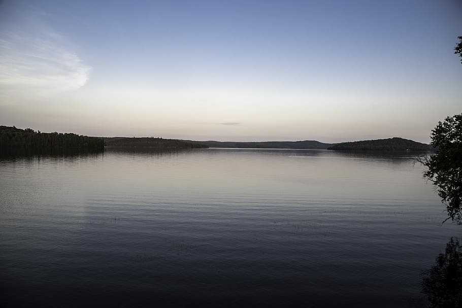 Dusk Landscape of Ayers Lake at Algonquin Provincial Park, Ontario HD wallpaper