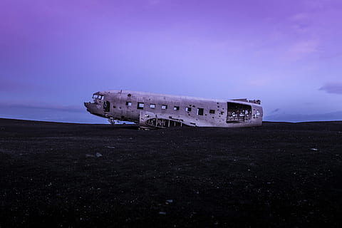 wrecked vintage carrier plane at open field, abandoned, sea, old HD wallpaper