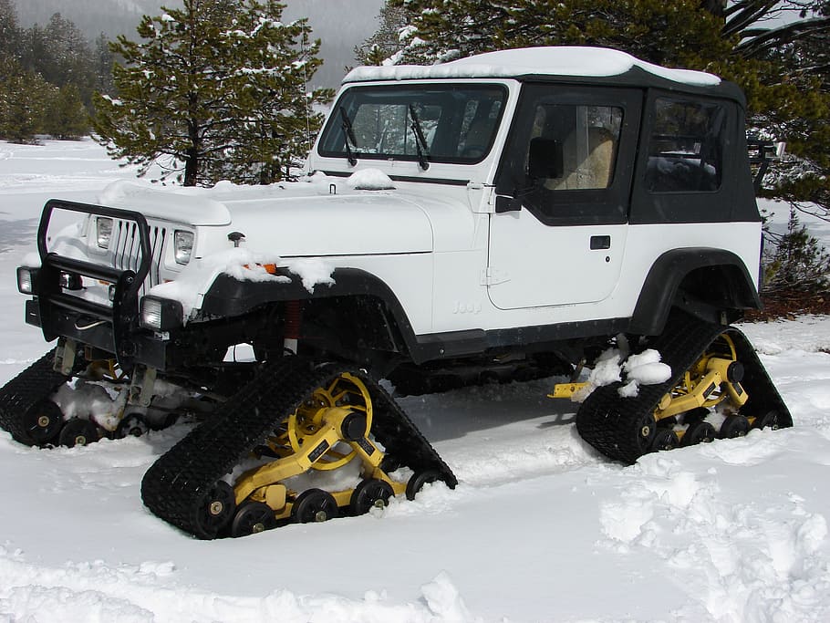 snow cat, snowtracks, cold, car, vehicle, jeep, white, mountaineering, HD wallpaper