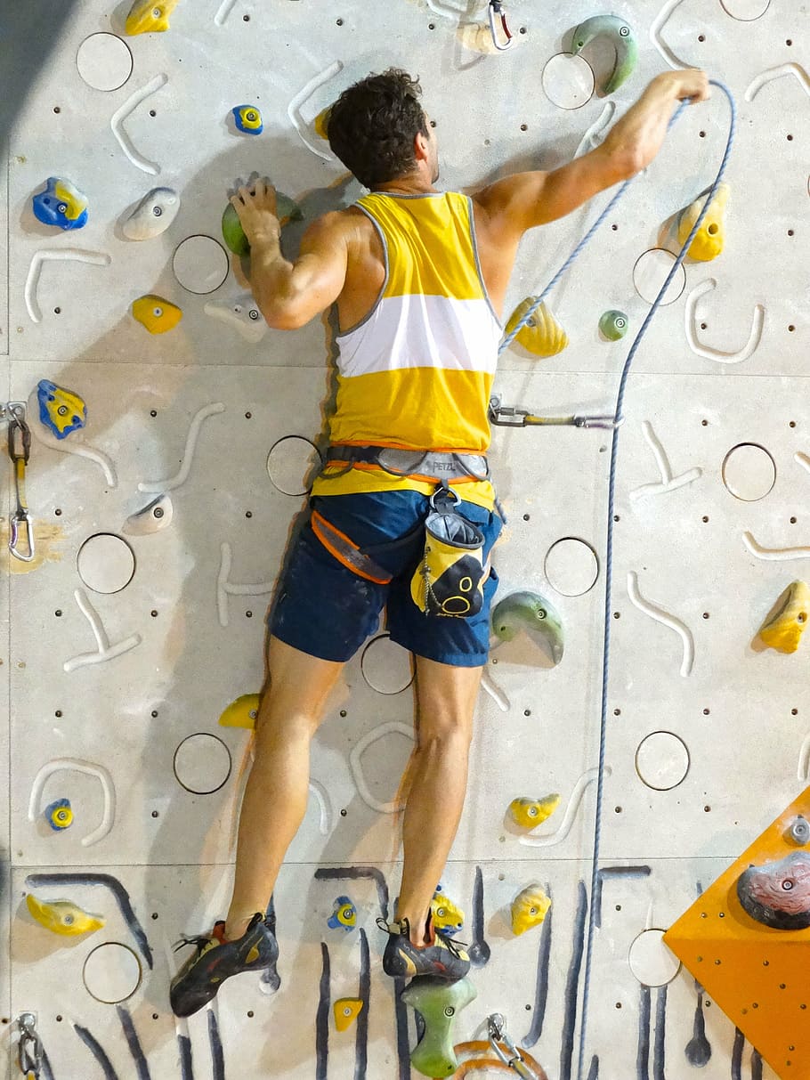 man doing wall climbing, backup, climber, athletes, the rope HD wallpaper