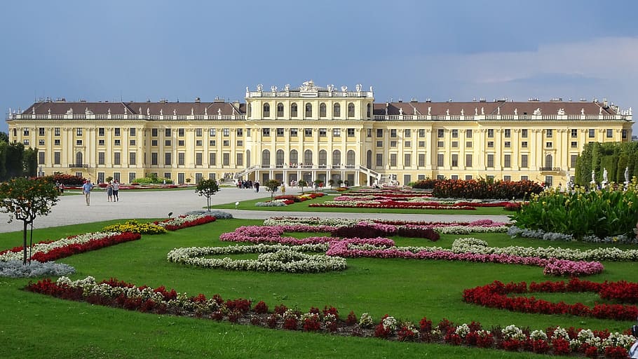 white and brown concrete castle photo during daytime, Schönbrunn Palace, HD wallpaper