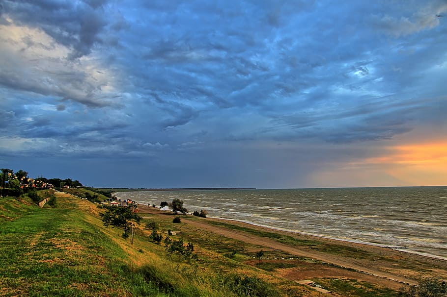 Shoreline landscape at the Sea of Azov in Ukraine, clouds, photos HD wallpaper