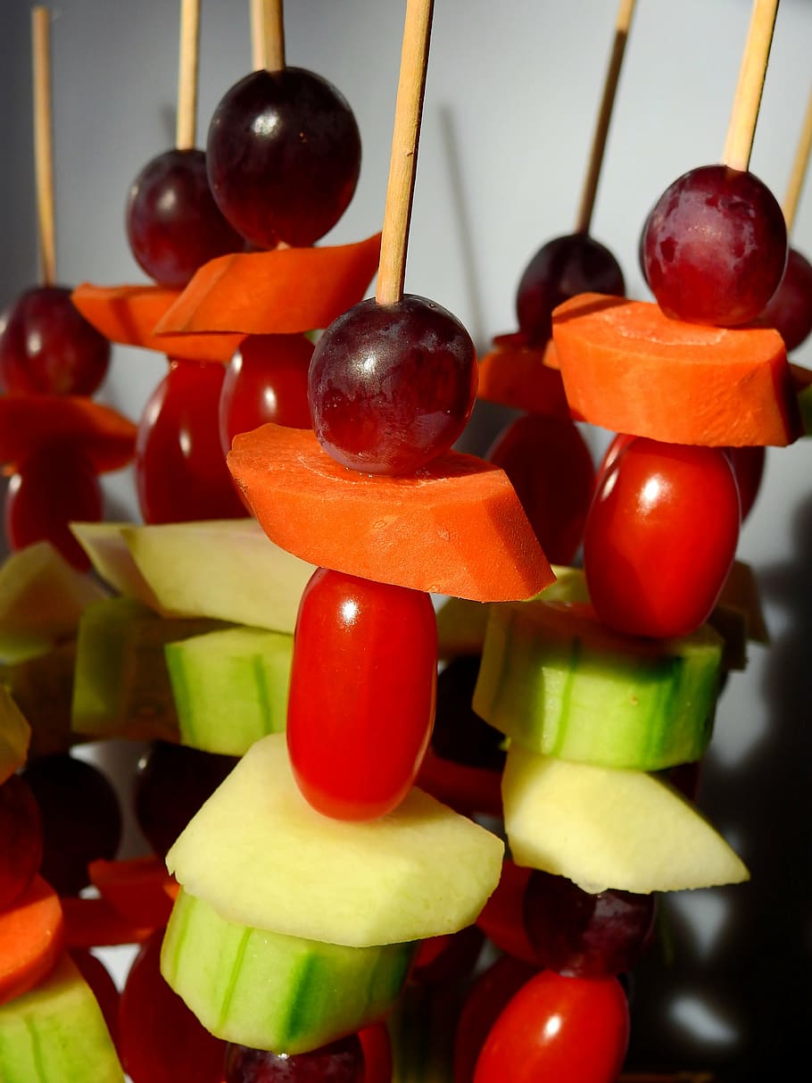 vegetables, spit, grapes, cucumber, carrot, tomato, food, raw HD wallpaper