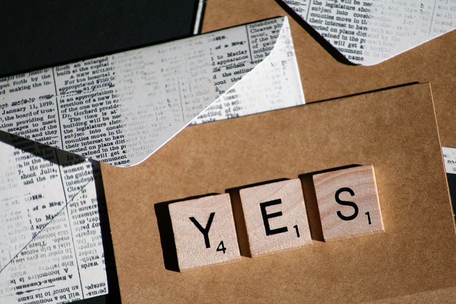 three YES scrabble chips on brown panel, message, design, note HD wallpaper