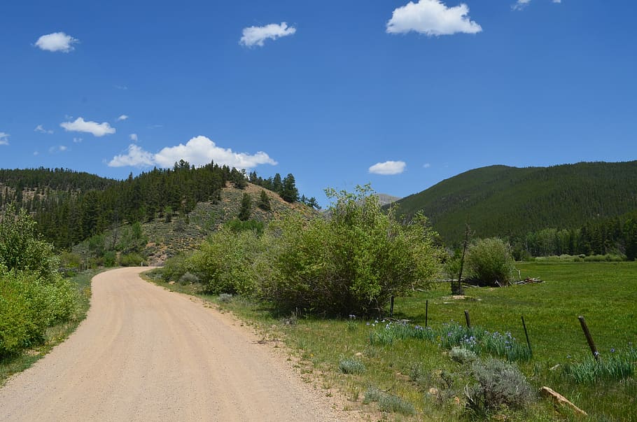 gravel road, path, summer, direction, way, journey, hills, goals HD wallpaper