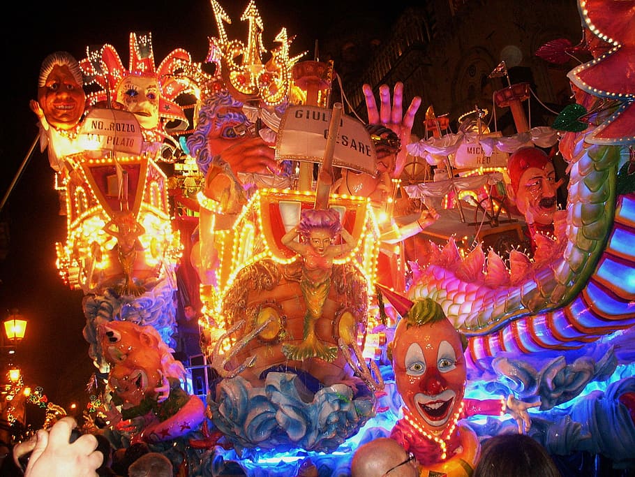 Spectacular floats during the carnival season in Acireale, Italy, HD wallpaper