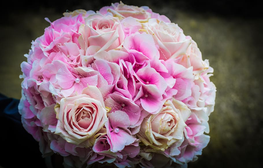 closeup photo of pink flower, wedding, bridal bouquet, roses