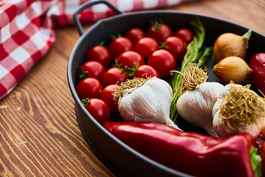 tomato, plate, pot, red, vegan, vegetarian, restaurant, product HD wallpaper