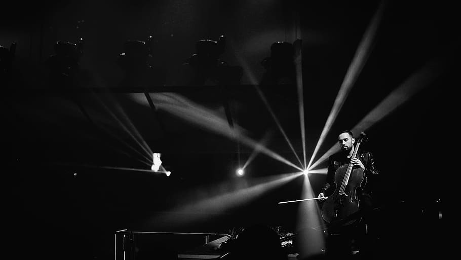 man playing cello, man playing instrument, stage - Performance, HD wallpaper