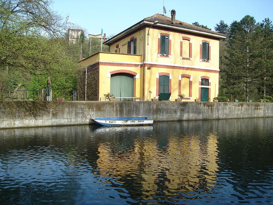 water, reflections, boat, river, green, italy, lombardy, nature HD wallpaper