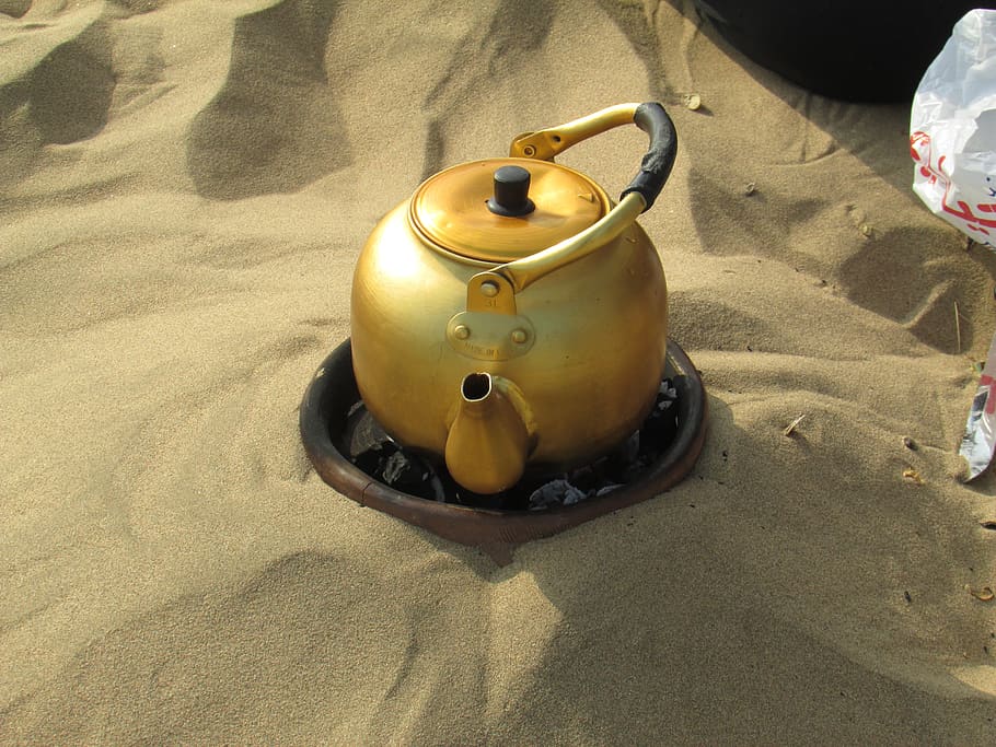 tea, kettle, saudi, sand, high angle view, sunlight, land, shadow HD wallpaper