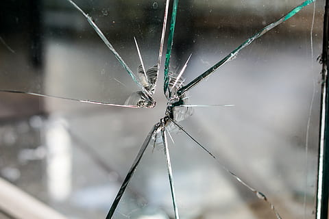 cracked glass, broken, fragmented, hole, disc, window, glass breakage HD wallpaper