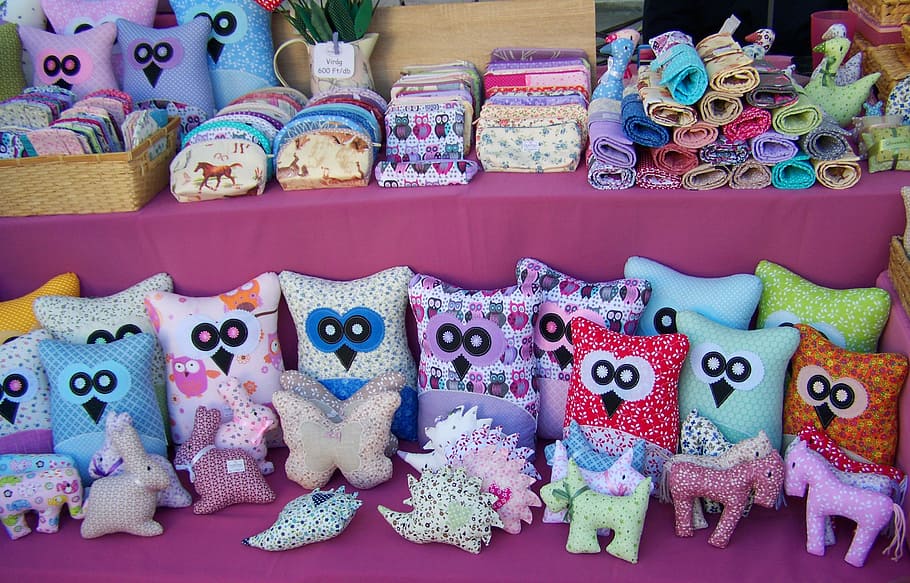photo of assorted color owl plush toy collection, toppings HD wallpaper