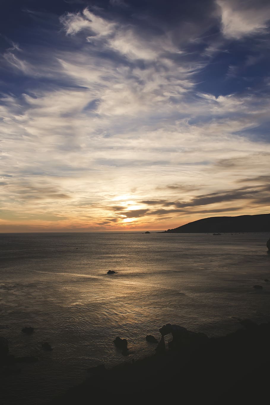 high-angle photo of arch stone during golden hour, photo of beach during sunset HD wallpaper
