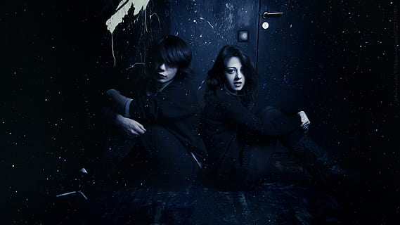 man and woman sitting near wall, bite, vampires, couple, spooky HD wallpaper