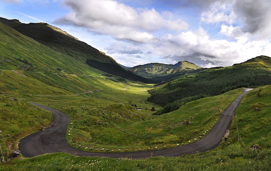 scotland, highland, prairie, green, road, curvy, cloudy sky, HD wallpaper
