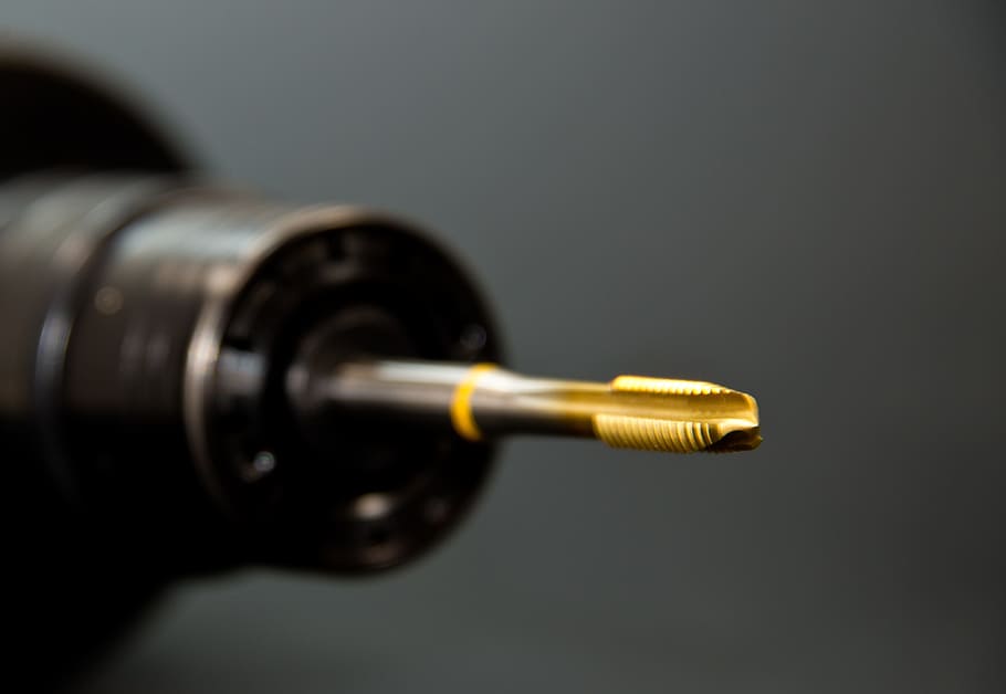 selective photography of gold threaded rod, Taps, Drill, Milling Machine, HD wallpaper