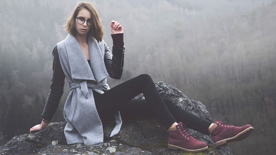 woman sitting on black stone, forest, portrait, model, hill HD wallpaper