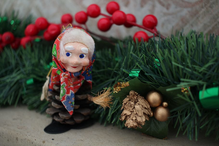 green and red garland, christmas, epiphany, cone, winter, celebration HD wallpaper