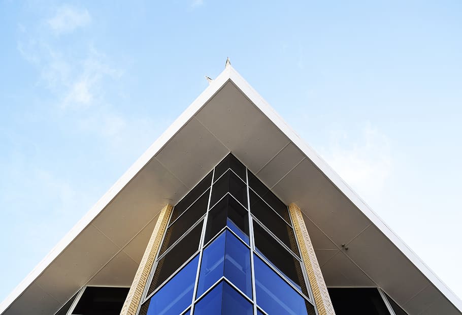 worm's eye view of building under clear blue sky, low angle of white building HD wallpaper