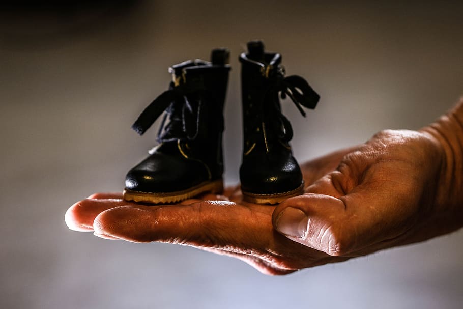 hand, shoes, miniature, human hand, human body part, people HD wallpaper